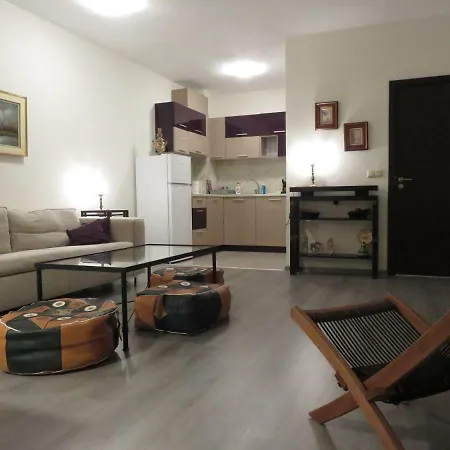 Nereya Palace Art Aprtament Marina Apartman *