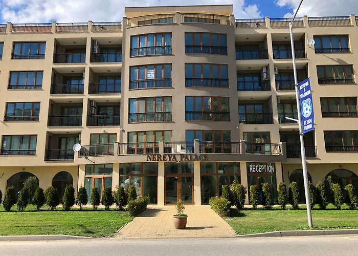 Nereya Palace Art Aprtament Marina Apartman *